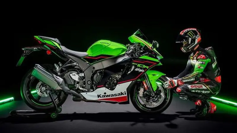 Juara WSBK 6 kali Jonathan Rea bersama Ninja ZX-10R 2021 (motoblast.org)