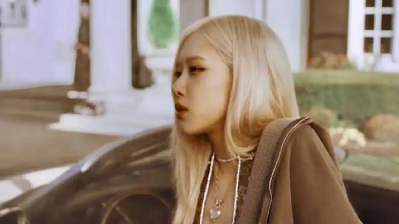 Video musik Rose BLACKPINK untuk lagunya "Toxic Till the End" memicu spekulasi mantan toksiknya