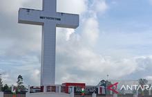 Tugu Salib Wio Silimo Wamena: Simbol Keagungan dan Pusat Aktivitas di Jantung Papua Pegunungan