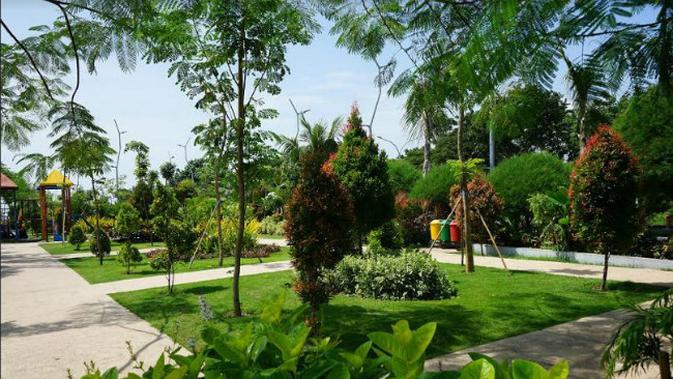  Taman  Suroboyo Terdapat Patung Ikon Terbesar  di  Surabaya  
