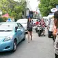 Jelang penutupan, suasana lalu lintas di beberapa ruas jalan di kawasan Kuta, Bali, relatif lancar. (Liputan6.com/Yudha Maruta)