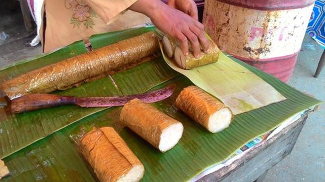 Berburu rezeki dari lemang gurih