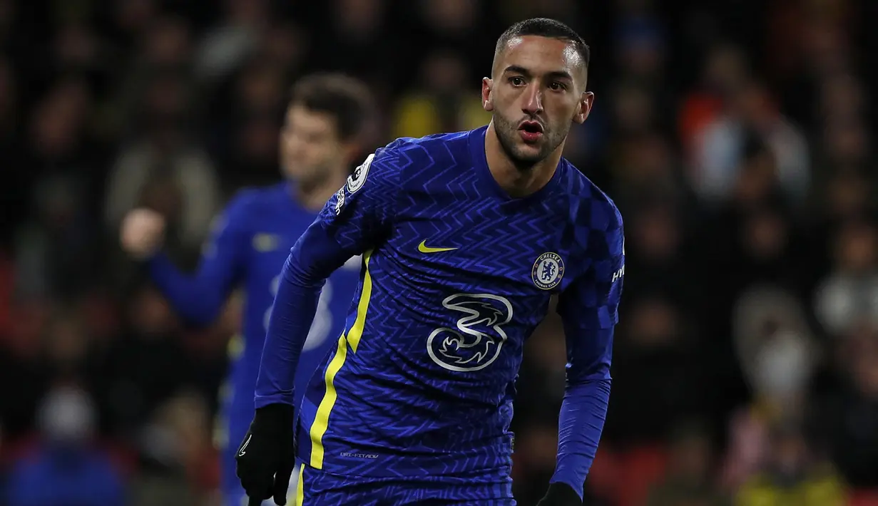<p>Gelandang Chelsea, Hakim Ziyech berselebrasi usai mencetak gol ke gawang Watford pada pertandingan lanjutan Liga Inggris di Vicarage Road, Watford, Inggris (2/12/2021). Chelsea menang tipis atas Watford 2-1. (AFP/Adrian Dennis)</p>