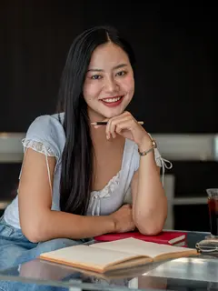 Tetap tampil percaya diri./Copyright depositphotos.com/BongkarnGraphic