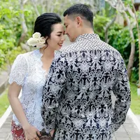 Tinggal menghitung hari mantan suami Dewi Perssik, Angga Wijaya akan menikah lagi. Angga akan menikah dengan wanita pujaannya pada 23 Juni mendatang. Kabar itu dibenarkan oleh Angga di kawasan Ampera,  Jakarta Selatan belum lama ini. [Instagram/anggawijaya88]