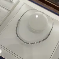 Salah satu perhiasaan High Jewelry di Mondial Plaza Indonesia. [Anisha/Fimela]