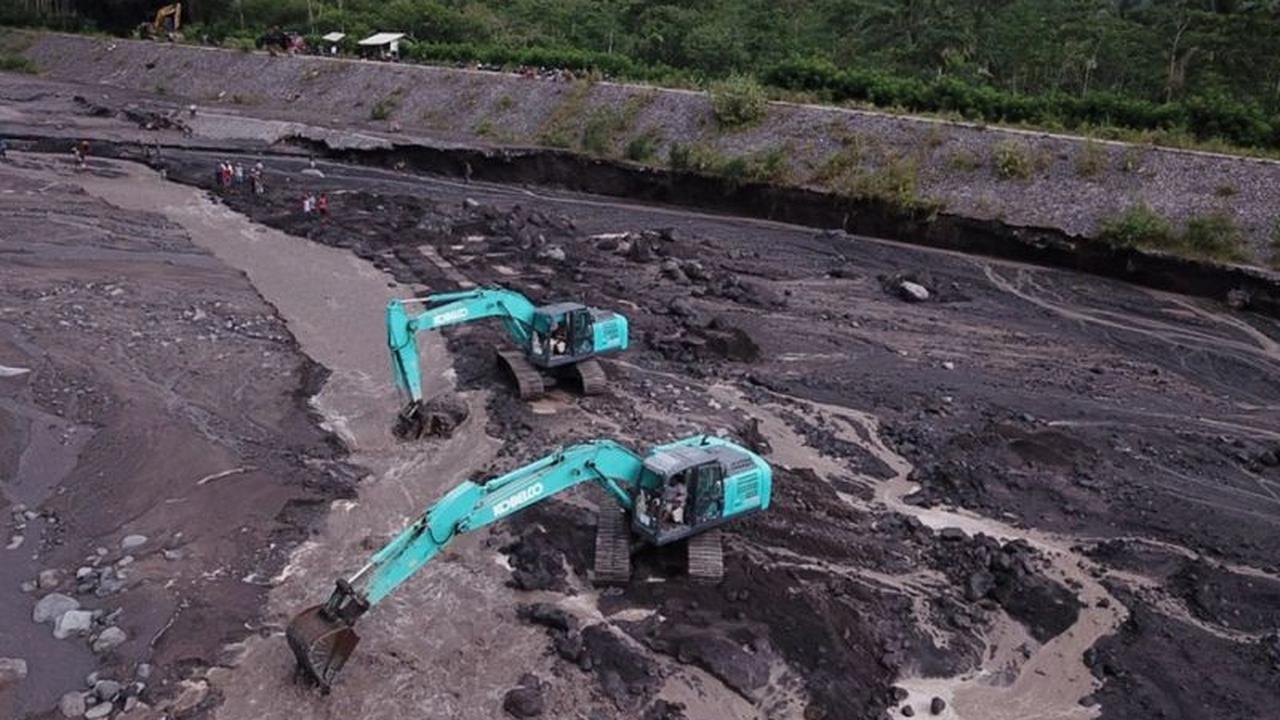 Bupati Lumajang Imbau Penambangan Pasir Semeru Tidak Malam Hari, Cegah Insiden Maut