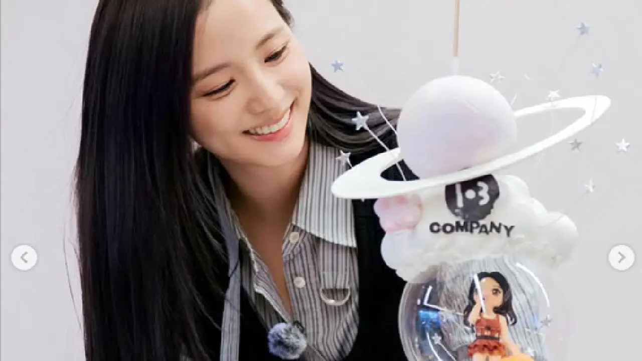 Potret Jisoo BLACKPINK Ultah ke-31, Traktir 103 Fans di Restoran Hotpot