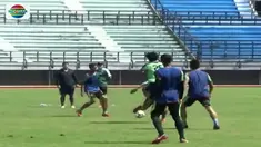 Dalam latihan tim Bajol Ijo fokus memperbaiki sistem pertahanan yang belum maksimal dalam laga terakhir kontra Persela Lamongan akhir pekan kemarin.