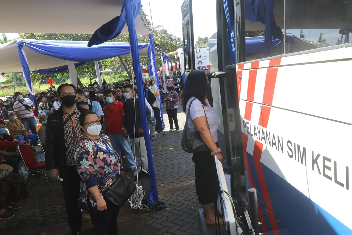 SIM Keliling beroperasi di Masjid At-Tin Jakarta Timur