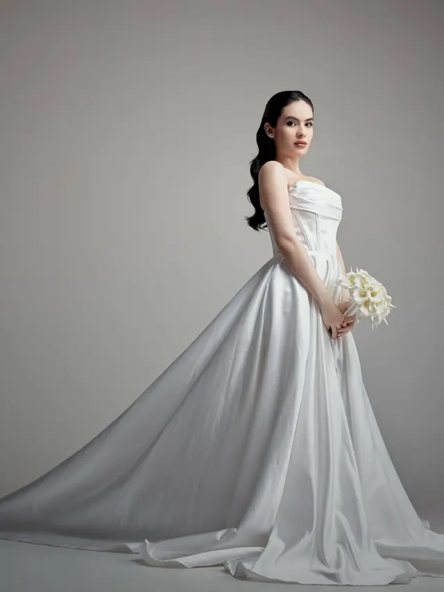 Tampilan Anggun Steffi Zamora Pakai Baju Pengantin, Jadi Kode untuk Nino Fernandez?