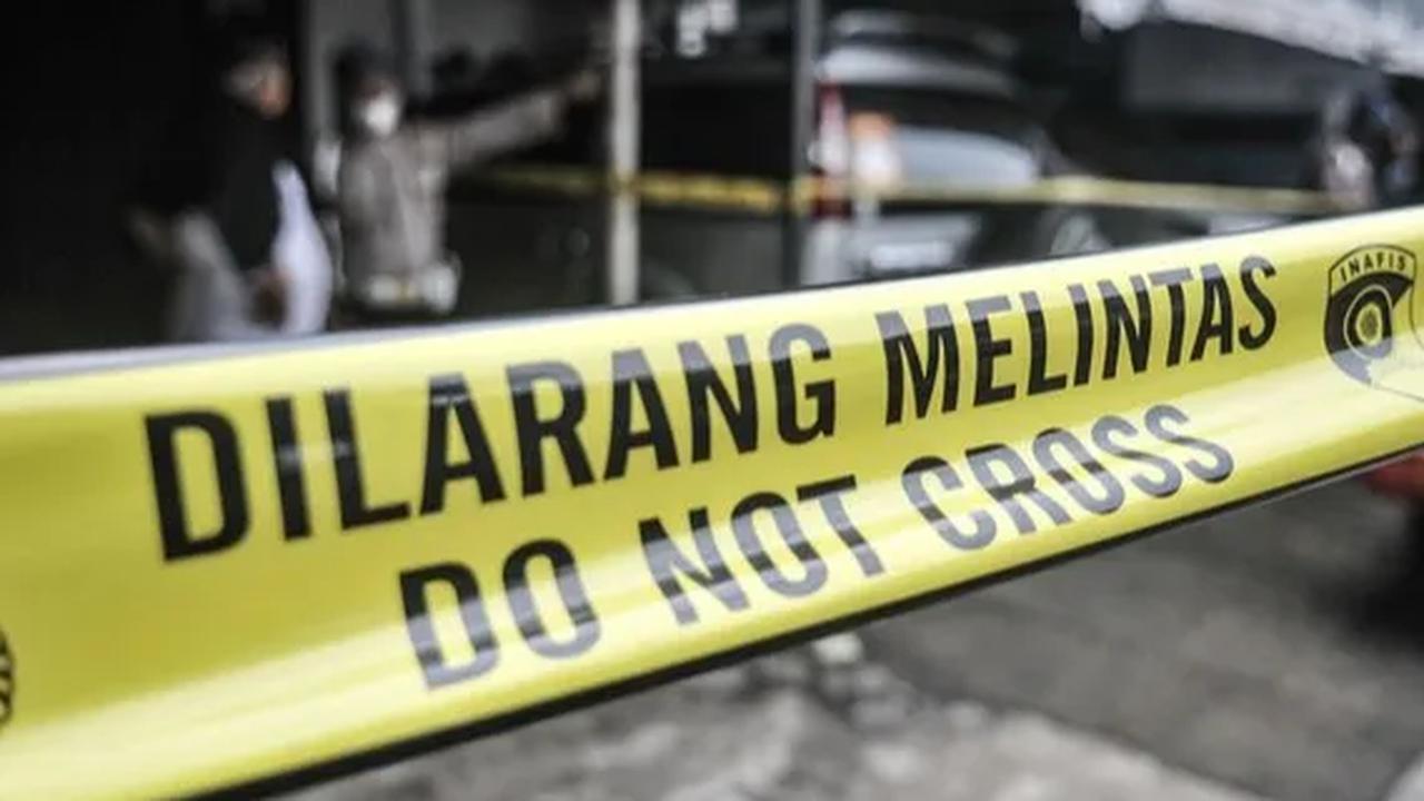 "Nah ini yang perlu kami sampaikan juga. Jadi untuk pelaku ini kan kita kenakan 363 KUHP. Lalu, juga nanti pasal lalu lintas, 159 ya untuk pasal lalainya, menyebabkan orang lain luka," kata Kapolres.