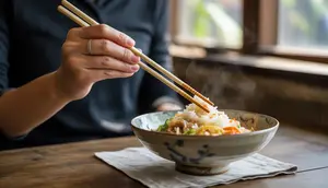 Cara Makan Pakai Sumpit yang Benar, dari Teknik Memegang hingga Etika di Meja Makan