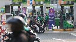 Suasana Stasiun Pengisian Bahan Bakar Umum (SPBU) swasta di kawasan Grand Depok City, kota Depok, Jawa Barat, Rabu (17/9/2025). (Kapanlagi.com/Budy Santoso)