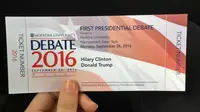Ternyata ada salah cetak nama pada sejumlah tiket masuk acara debat calon presiden AS yang berlangsung di Hofstra University. (Sumber NBC 4 New York)