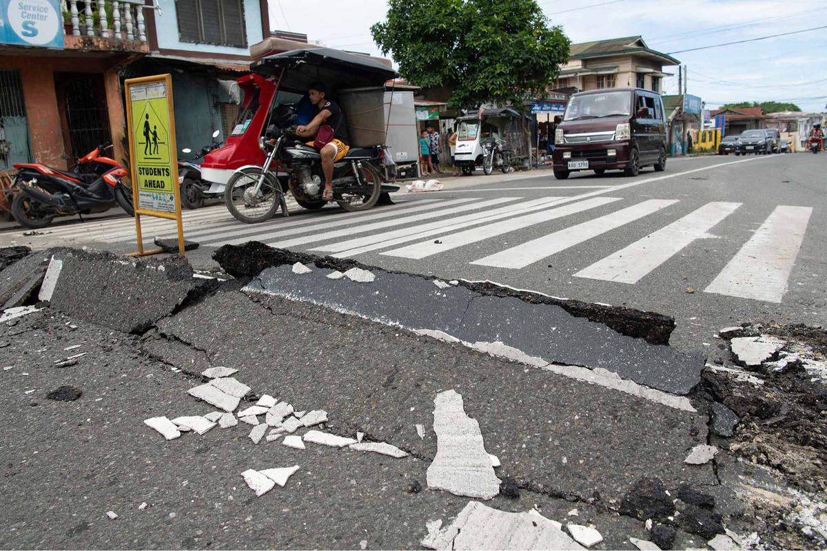 FOTO: Gempa Dahsyat Guncang Filipina Tengah, Puluhan Warga Tewas