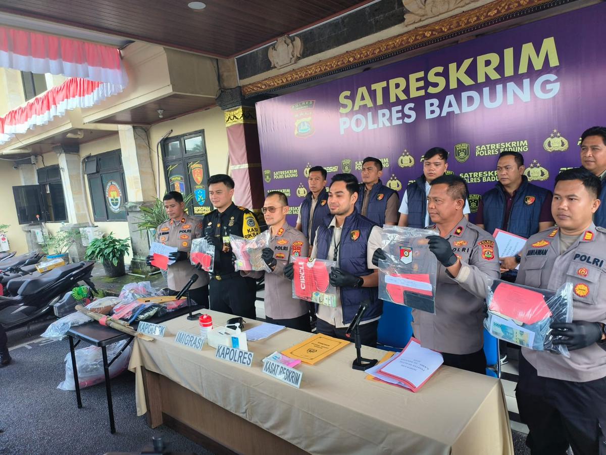 Konferensi pers di Mapolres Badung kasus WNA mesum. (merdeka.com/Kadafi).