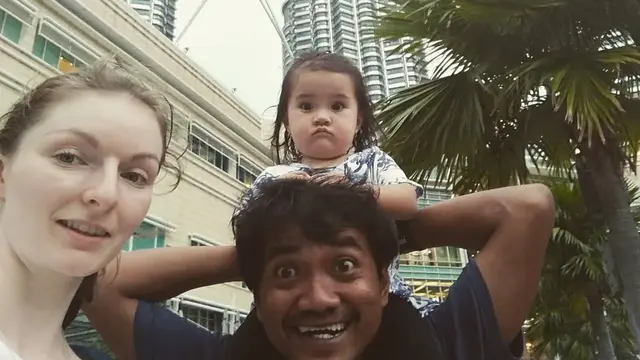 Masih Ingat Bayu Kumbara dan Istri Bule? Ini 6 Potret Keluarga Kecilnya