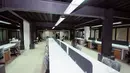 Tampilan kantor PSSI di Pintu IX Gelora Bung Karno Jakarta usai direnovasi selama lebih kurang 10 bulan. Tampak ruang kerja karyawan yang ada di dalam kantor PSSI. Foto diambil pada 5 Januari 2015. (Liputan6.com/Helmi Fithriansyah)