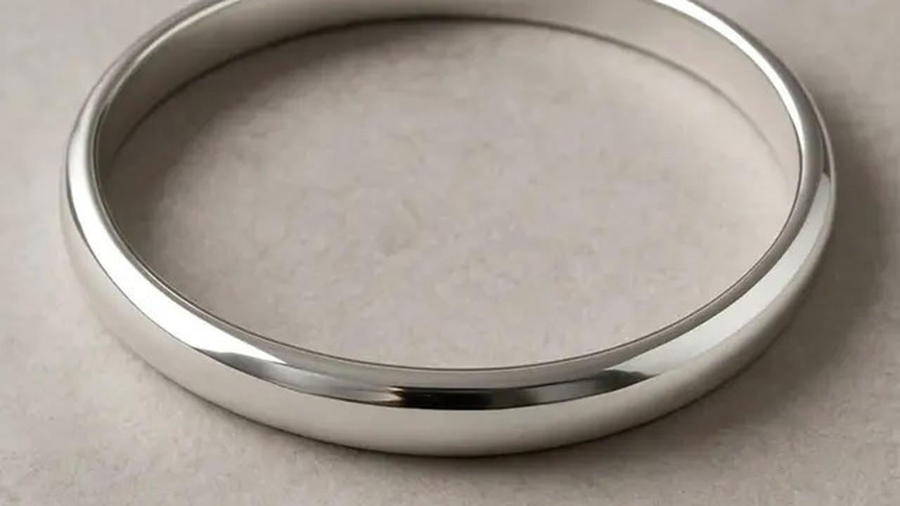 7 Model Gelang Perak yang Timeless, Tetap Stylish Meskipun Tren Mode Berubah
