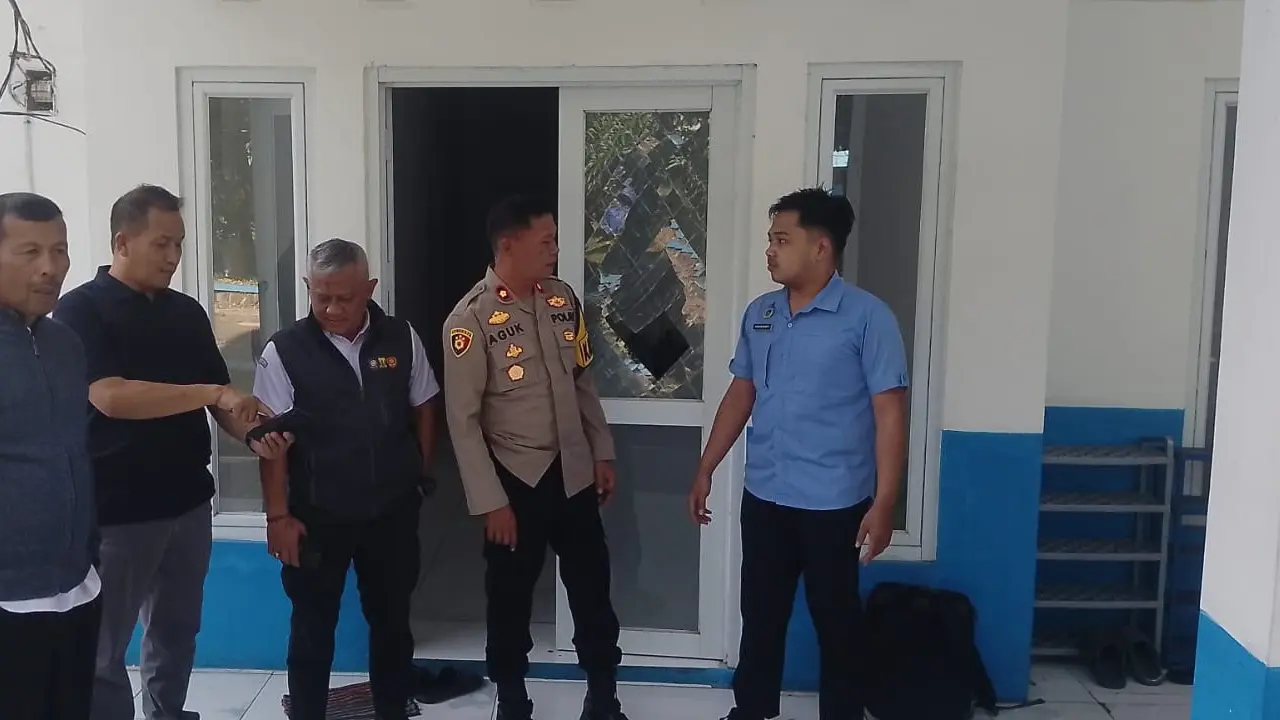 Ditolak Numpang Kerja, Pria Mabuk Ngamuk Rusak Dapur MBG Pakai Golok di Sukabumi