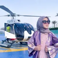 Tampil dengan gaya stylish, sosok Syahrini tidak pernah luput dari pujian para penggemar. Gayanya dalam memakai hijab pun selalu terlihat memesona dan banyak menjadi inspirasi para penggemar setiap dari pelantun lagu Kau Yang Memilih Aku. (Liputan6.com/IG/@princessyahrini)