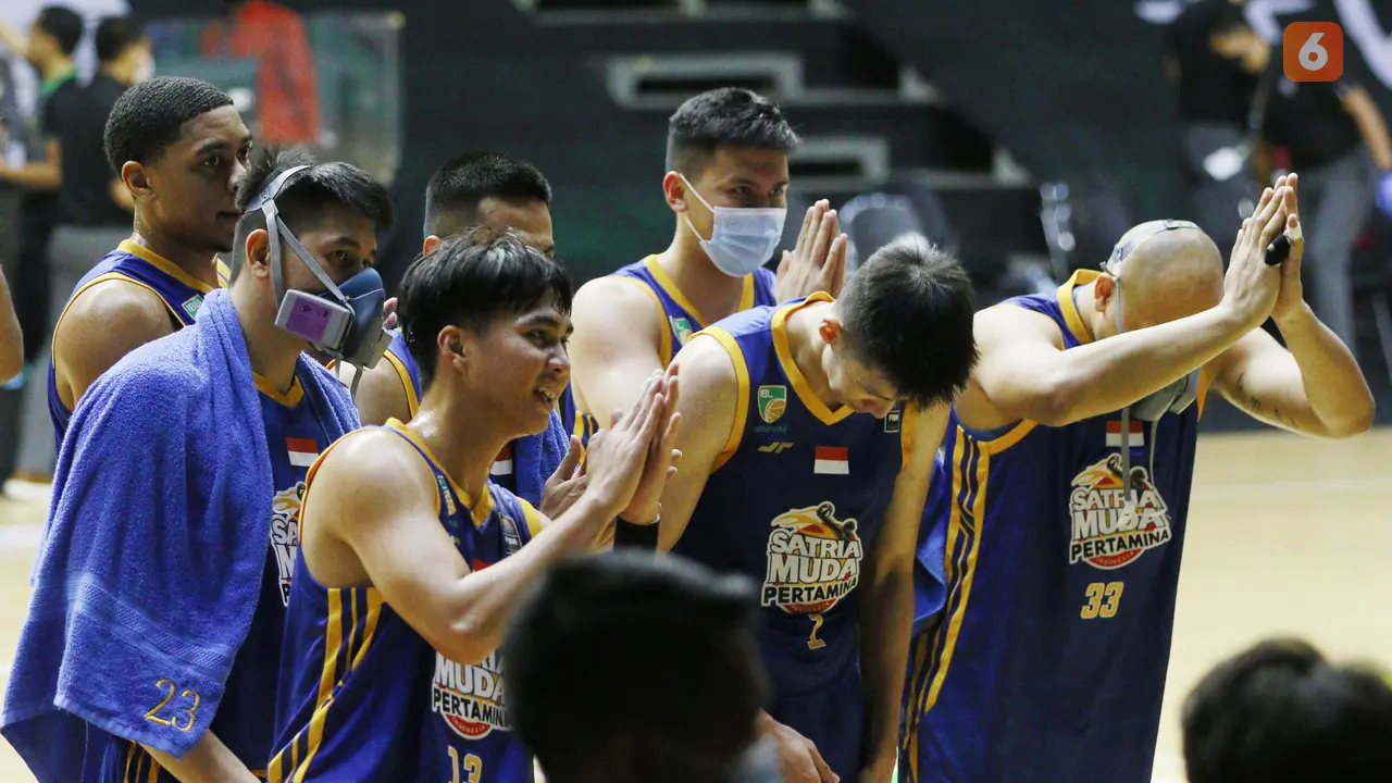 Foto: Terlalu Digdaya, Satria Muda Pertamina Gilas Rans PIK Basketball di IBL 2022