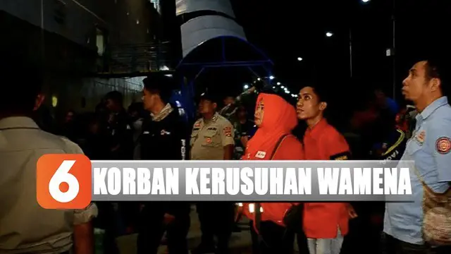 Tercatat ada 16 pengungsi asal Baubau yang terdiri dari orang dewasa dan anak-anak.