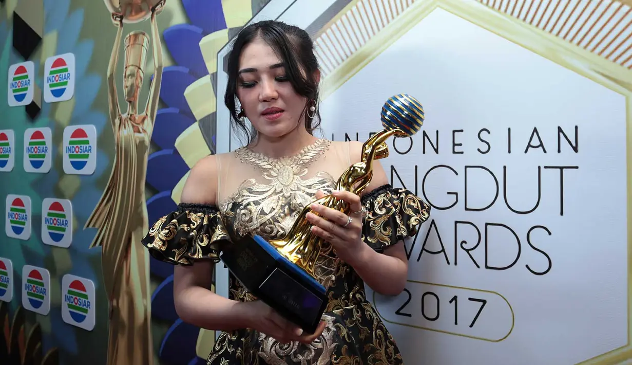 Tak hanya karena  muka yang dianggap memiliki kemiripan, pemilik nama lahir Maulidia Oktavia juga memiliki prestasi yang bagus di awal karirnya. Pada tahun 2017 ini saja, setidaknya telah dua kali mengalahkan Ayu Ting Ting. (Deki Prayoga/Bintang.com)