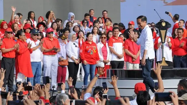 Jokowi senam Poco-poco (Hak Cipta: credit: instagram.com/sekretariat.kabinet/gen)