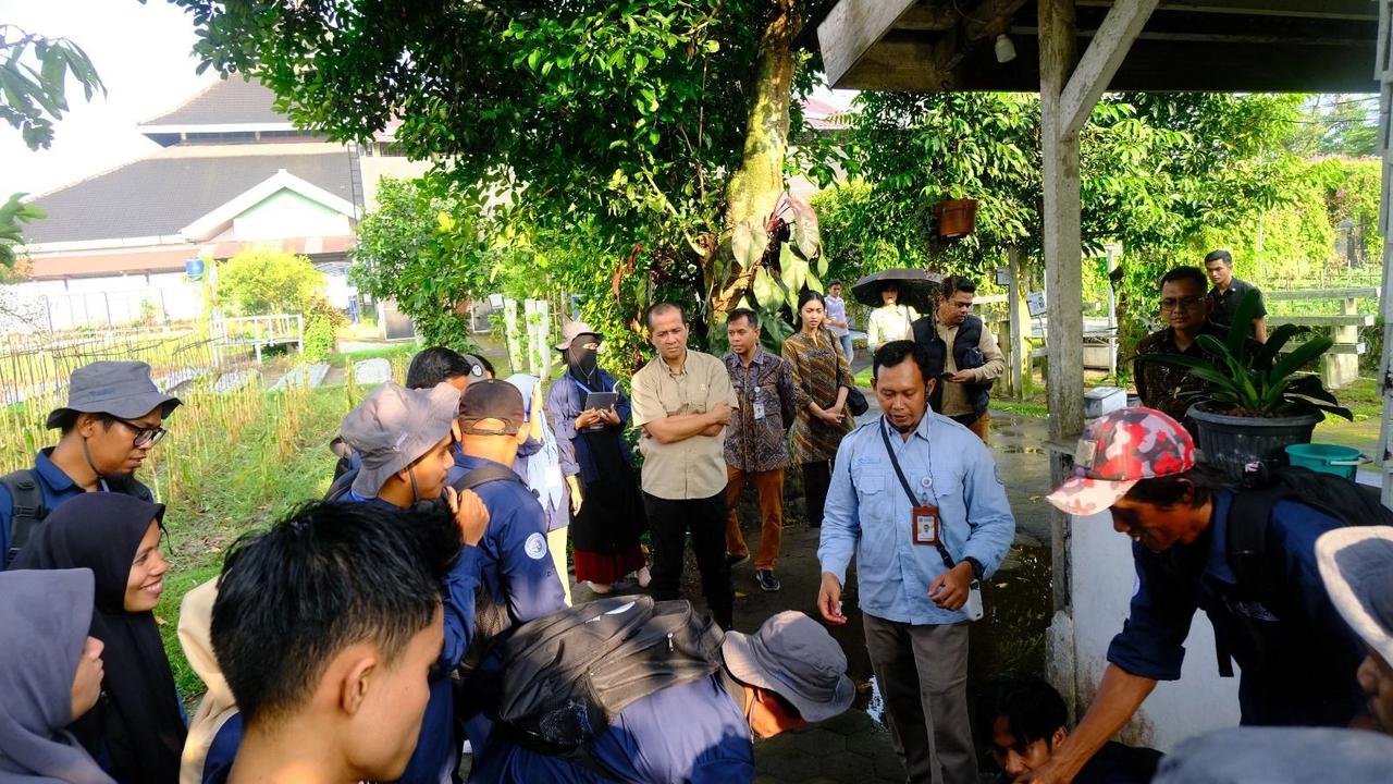 Menteri Transmigrasi Republik Indonesia, M. Iftitah Sulaiman Suryanagara melakukan kunjungan kerja ke Balai Besar Pelatihan dan Pemberdayaan Masyarakat Transmigrasi (BBPPMT) Yogyakarta