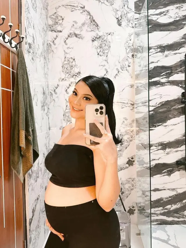 Potret selebgram Hanum Mega