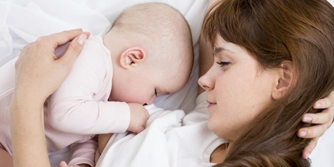 Ibu menyusui butuh dukungan lingkungan/ copyright Shutterstock.com