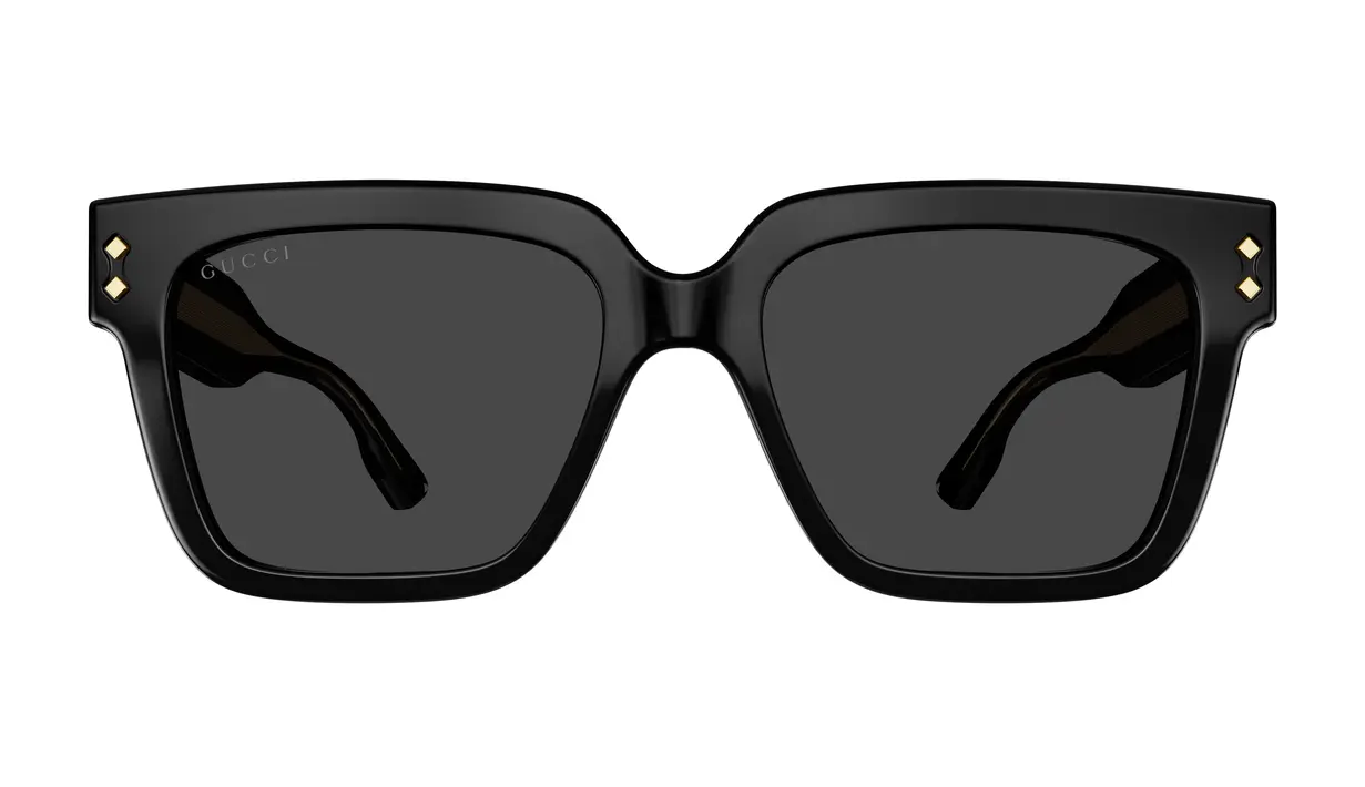 Ada juga gaya optik mata kucing yang terinpirasi dari gaya retro berwarna hitam dengan profil yang tebal. (Foto: Gucci)