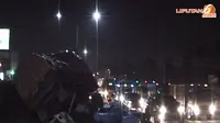 Truk Gandeng Terguling di Tol, Slipi-Cawang Macet