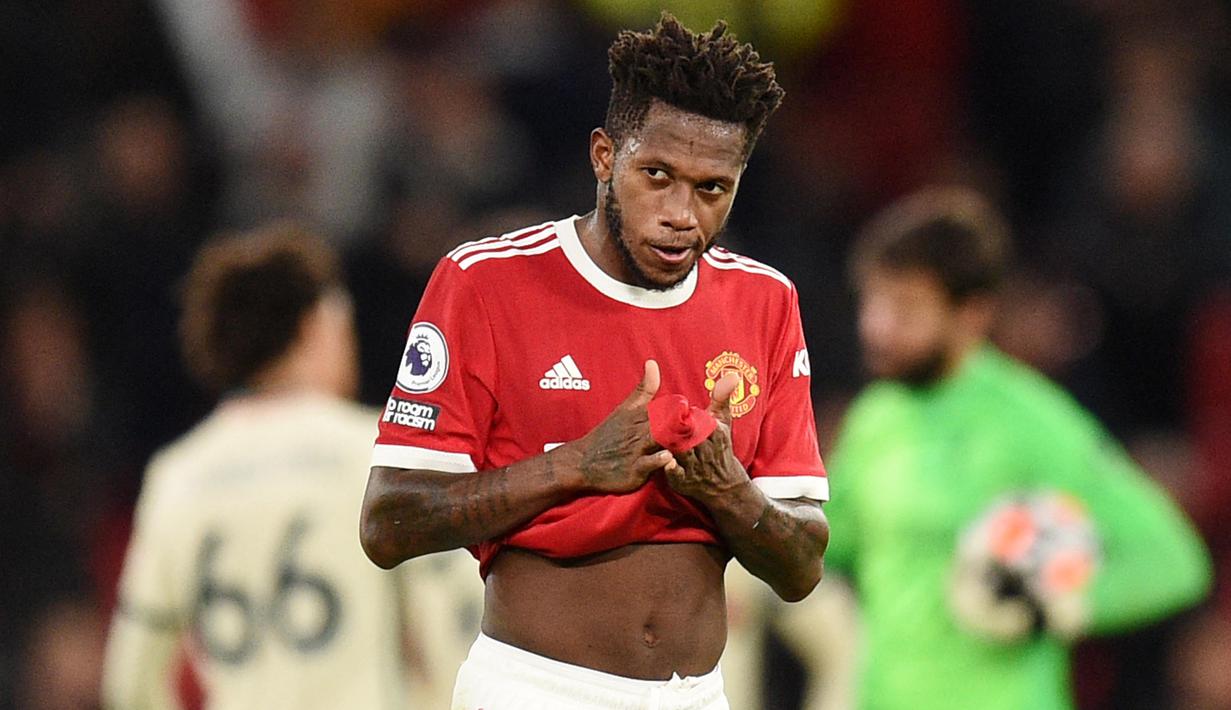 Fred - Gelandang kesayangan Ole Gunnar Solskjaer di Manchester United ini belum mampu memberikan performa terbaik di atas lapangan. Pemain asal Brasil tersebut sering melakukan blunder dan gagal menjadi pemutus serangan-serangan yang dilancarkan pemain lawan. (AFP/Oli Scarff)