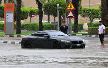 FOTO: Potret Dubai Kembali Dilanda Banjir, Mobil Mahal Terendam hingga Rumah Mewah Dipasang Karung Pasir