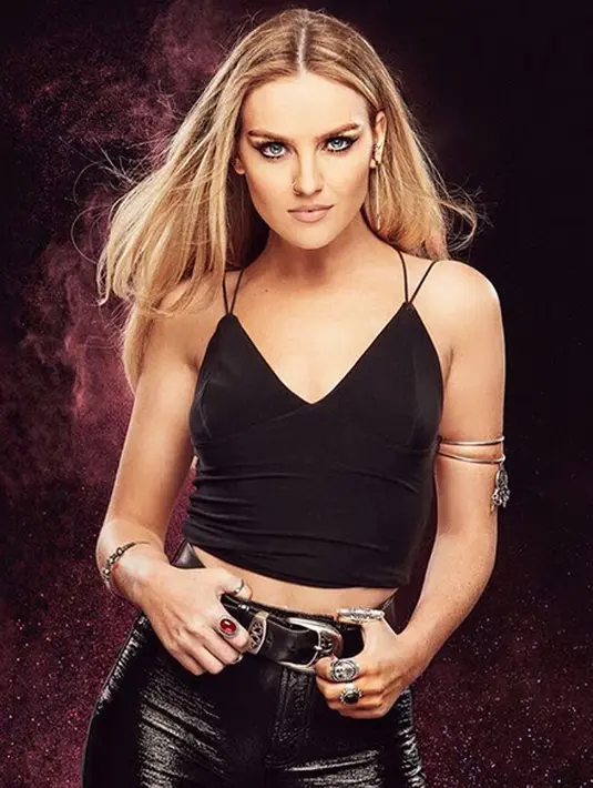 Terungkap lewat tulisan dalam bukunya yang berjudul ‘Our World’, Perrie menyatakan bahwa dirinya sangat merasa sakit hati lantaran sikap Zayn yang memutuskan hubungan mereka hanya lewat sebuah pesan singkat. (Instagram/perieeele)