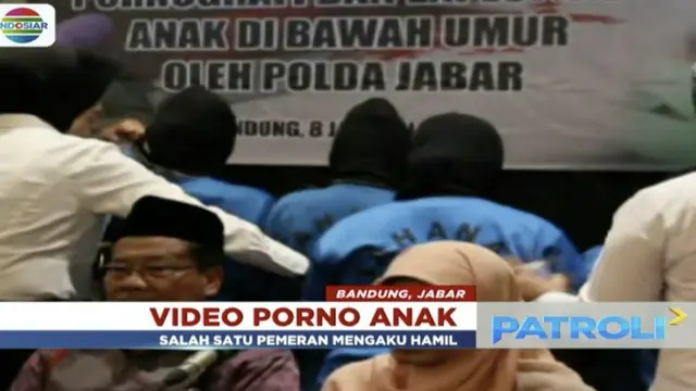 Usai pemeriksaan, Petugas Direktorat Kriminal Umum Polda Jawa Barat mengetahui pemeran vdeo porno hamil 6 bulan.