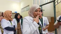 Koordinator Tim Penanganan Virus Corona RSUP Haji Adam malik, dr. Ade Rahmaini M. Ked (paru), Sp.P mengatakan, tim medis terdiri dari 20 dokter, diantaranya dokter paru, penyakit dalam, spesialis anestesi, THT, PPA.