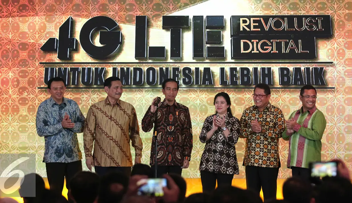 Presiden Joko Widodo meresmikan internet cepat 4G-LTE secara nasional di Jakarta, Jumat (11/10). Dengan tema Revolusi Digital Layanan 4G-LTE dapat dinikmati secara nasional di semua provaider yang berada di Indonesia. (Liputan6.com/Angga Yuniar)