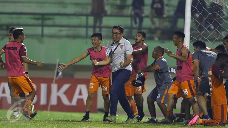 20170225-Lewat Adu Penalti, PBFC Singkirkan Madura United-Solo