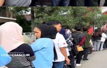 Berjuang Cari Pekerjaan, Antrean Panjang Para Pelamar Kerja di Cianjur Ini Viral Jadi Sorotan
