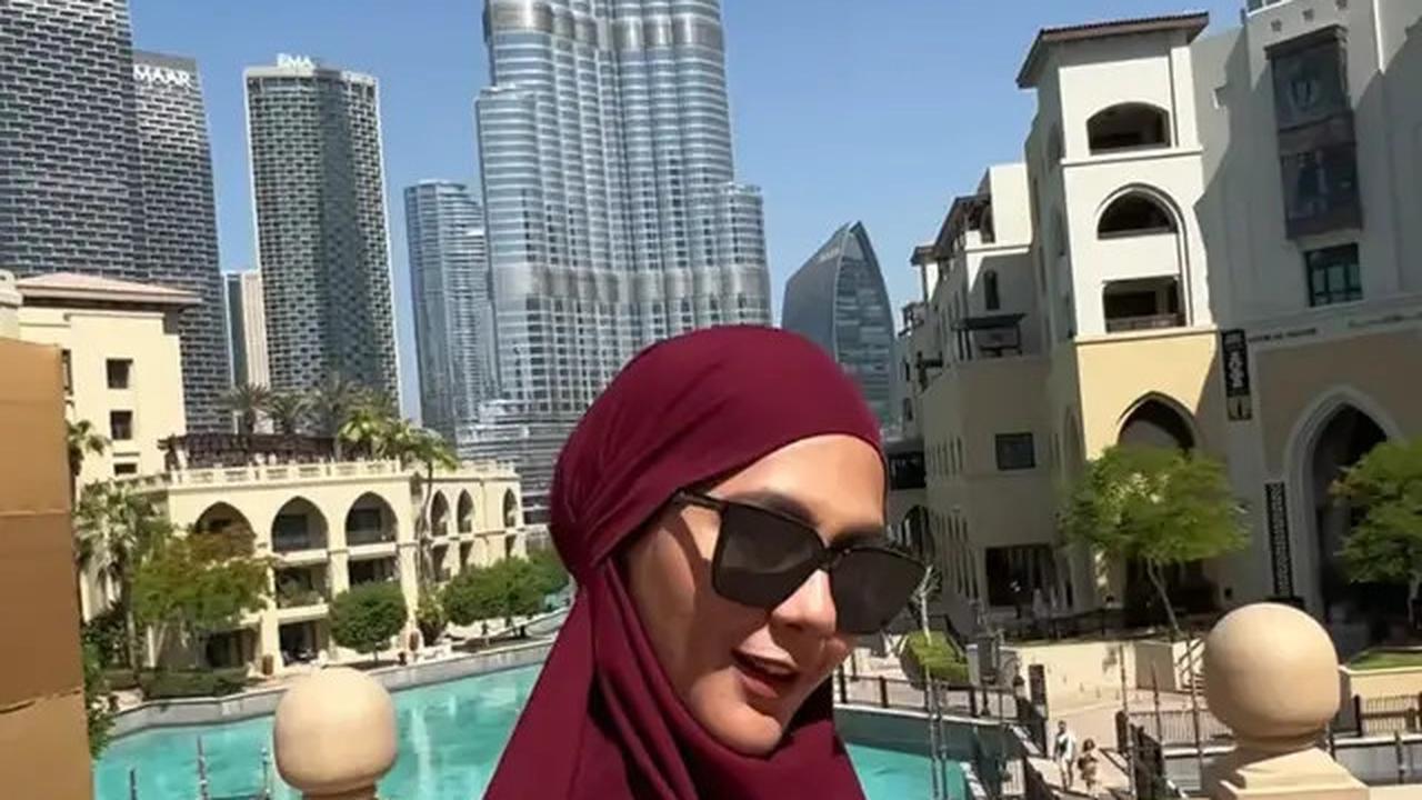 6 Pesona Paula Verhoeven Berhijab, Liburan Stylish di Dubai Tanpa Baim Wong