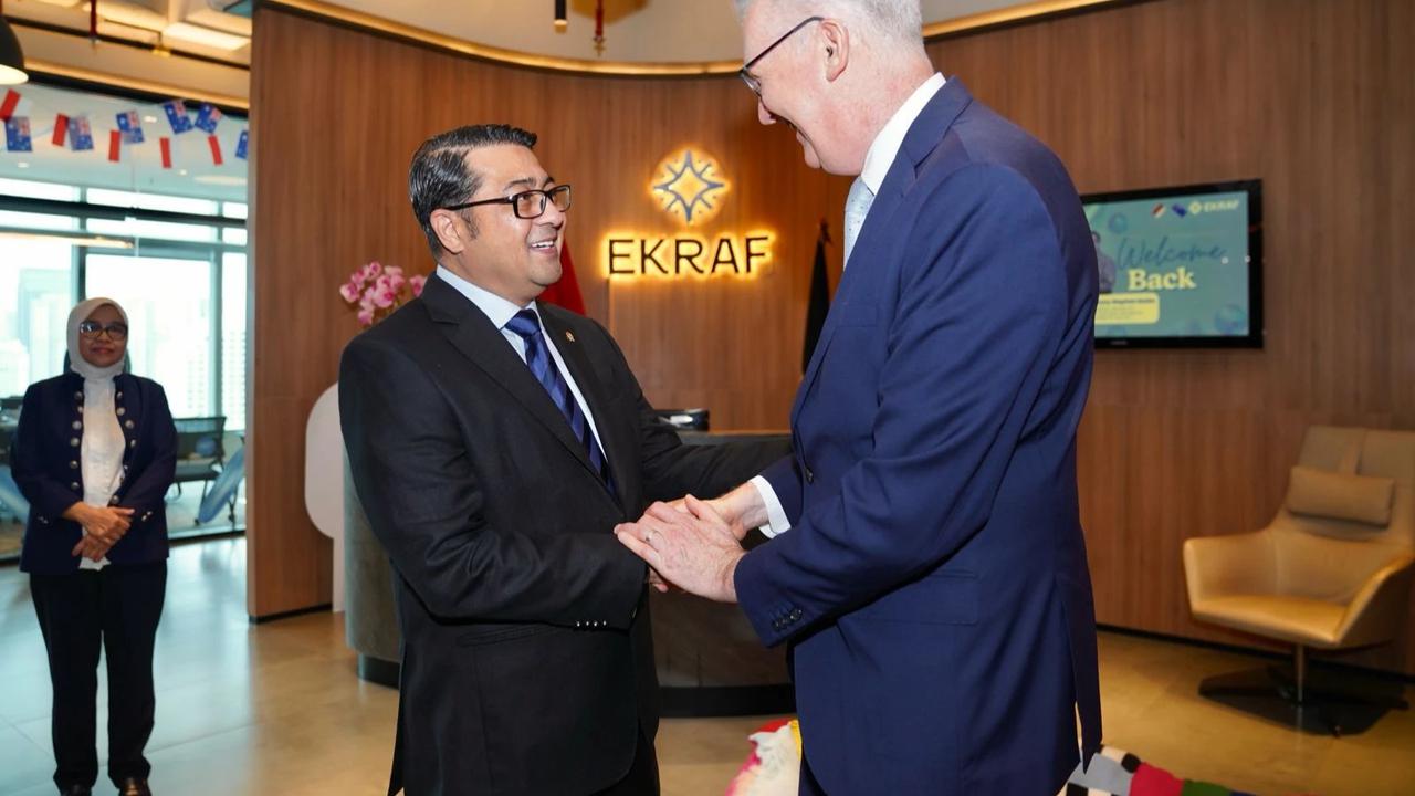 Menteri Ekonomi Kreatif/Kepala Badan Ekonomi Kreatif (Ekraf), Teuku Riefky Harsya, menerima kunjungan kehormatan Menteri Urusan Seni Australia Anthony Stephen Burke