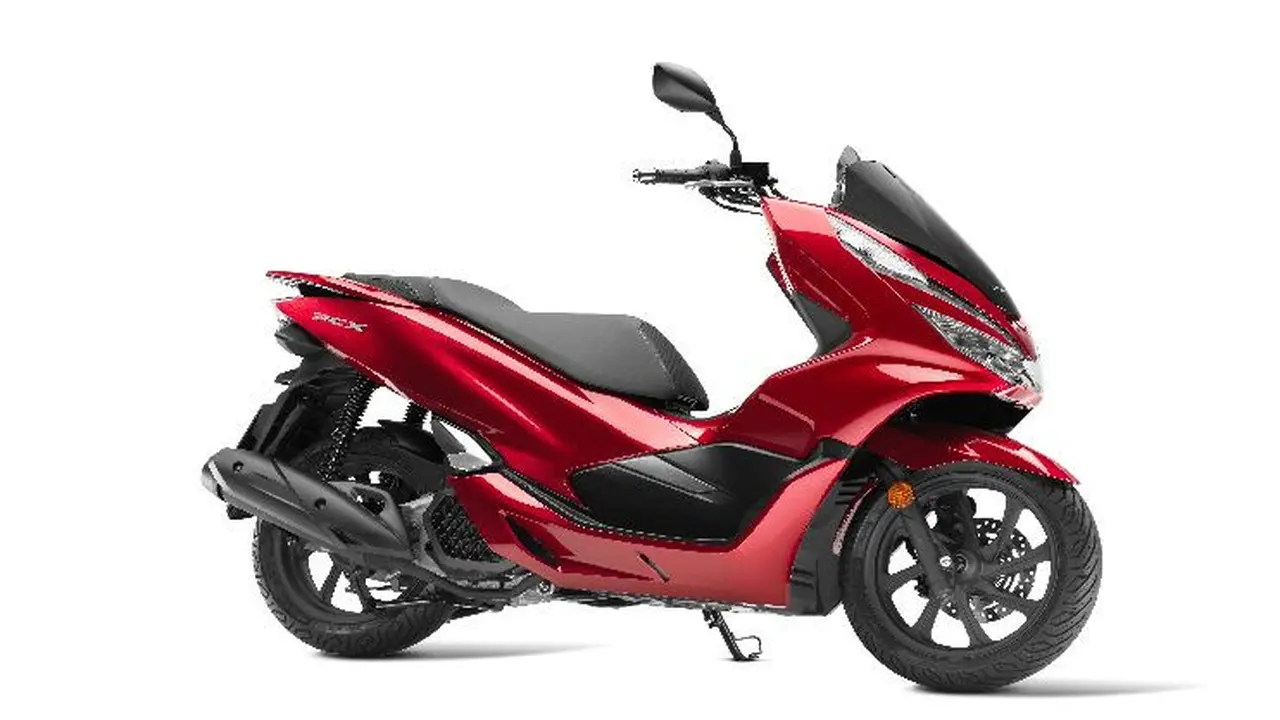 Honda PCX125 (Visordown)