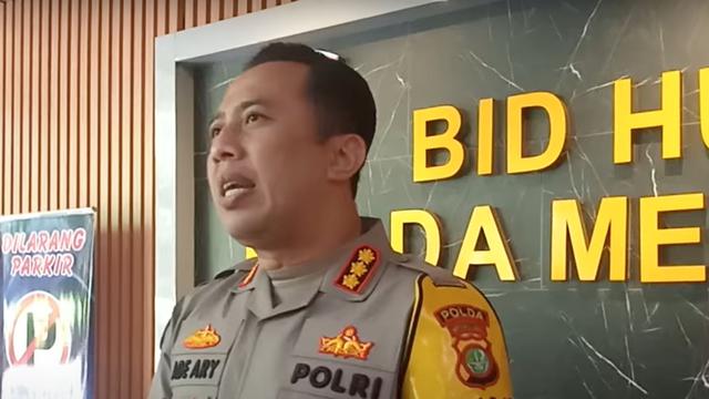 Ade Ary Syam Indradi