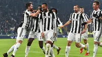 Bek tengah Juventus, Medhi Benatia, merayakan gol yang dicetak ke gawang AS Roma dalam laga lanjutan Serie A di Allianz Stadium, Minggu (24/12/2017) dini hari WIB. (Andrea Di Marco/ANSA via AP)