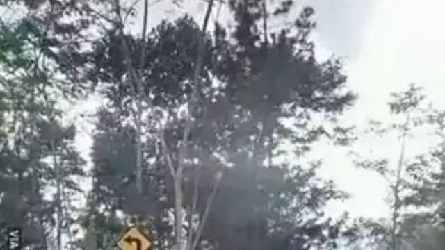 9 Potret Nyeleneh Papan Petunjuk Arah Ini Malah Menyesatkan