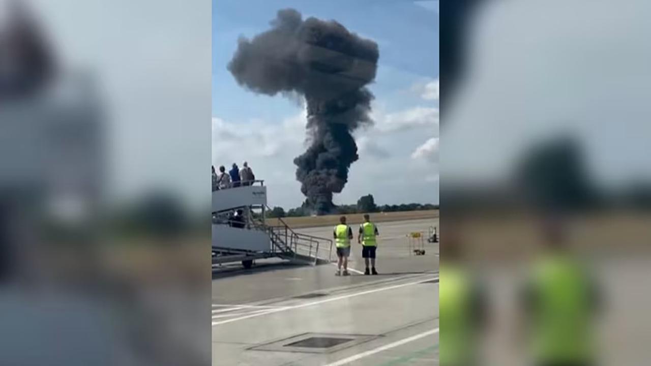 VIDEO Pesawat Kecil Jatuh di Bandara London Southend, Pilot Sempat Lambaikan Tangan ke Saksi Mata